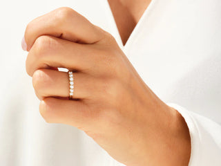 Round Moissanite Diamond Vintage Wedding Band