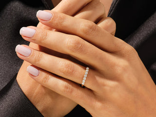 Round Moissanite Diamond Sevan Stone Wedding Band