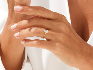 Classic 1.0 Carat Radiant-Cut Moissanite Diamond Solitaire Ring