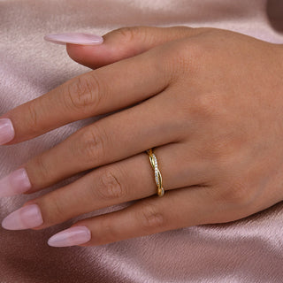 Round Moissanite Diamond Infinity Wedding Band