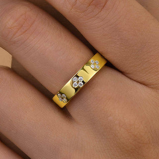 Round Moissanite Diamond Antique Wedding Band