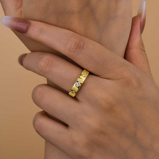 Round Moissanite Diamond Antique Wedding Band