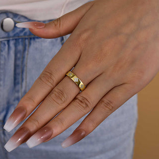 Round Moissanite Diamond Antique Wedding Band