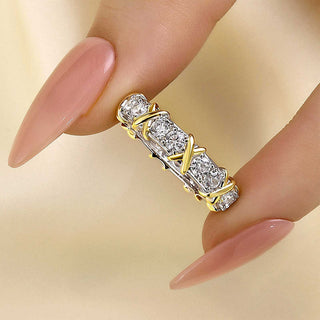 Round Moissanite Diamond Antique Wedding Band