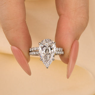 3.5CT Oval Moissanite Diamond Hidden Halo Unique Bridal Engagement Ring Set