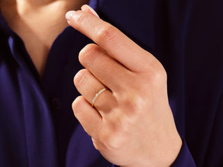 Round Moissanite Diamond Vintage Wedding Band