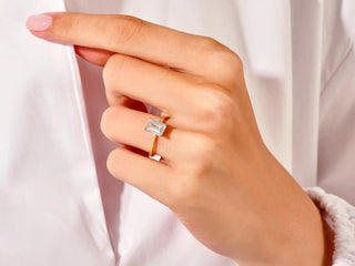 1.5CT Emerald Cut Moissanite Diamond Solitaire Engagement Ring
