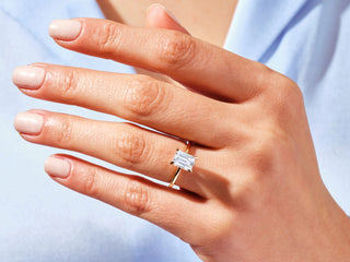 2.0CT Emerald Cut Moissanite Diamond Solitaire Engagement Ring