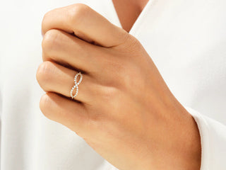 Round Moissanite Diamond Infinity Wedding Band