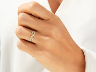 Round Moissanite Diamond Unique Wedding Band