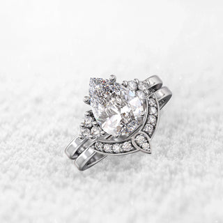 2.0TCW Pear Cut Cluster Moissanite Diamond Unique Bridal Engagement Ring Set