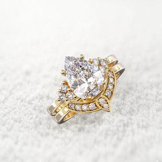 2.0TCW Pear Cut Cluster Moissanite Diamond Unique Bridal Engagement Ring Set