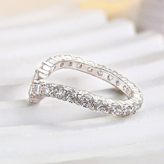 Round Moissanite Diamond Curve Wedding Band