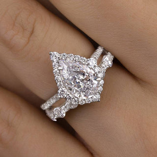 2.5CT Pear Moissanite Diamond Halo Cluster Pave Bridal Engagement Ring
